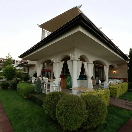 Star Dreams With Glass Veranda Apartment